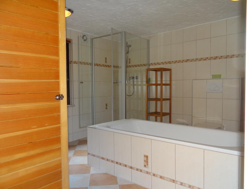 Haus Am Bachgasse - Haus Von 1777 Mit Sauna Zell an der Mosel Eksteriør bilde